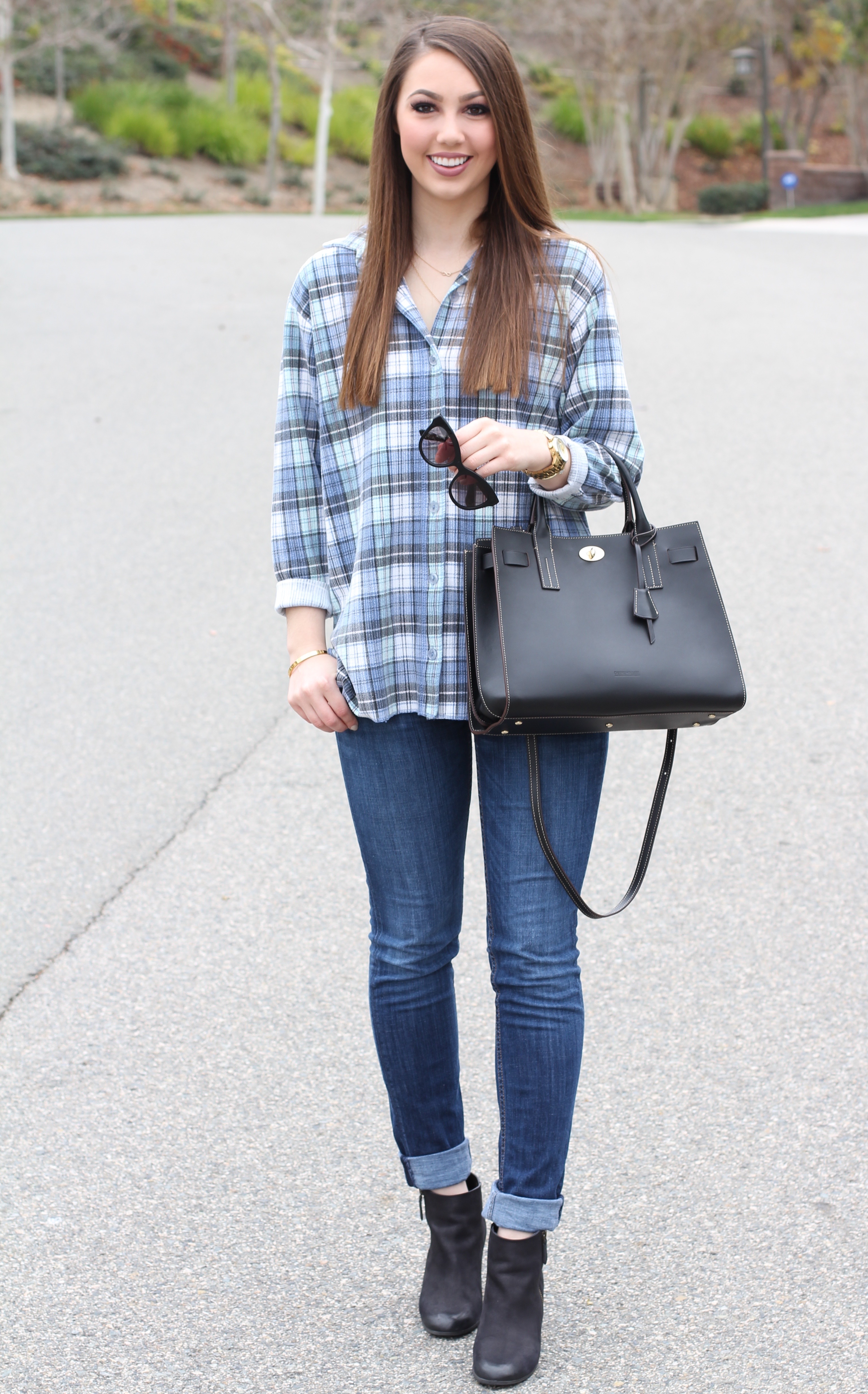 how to style an oversized flannel