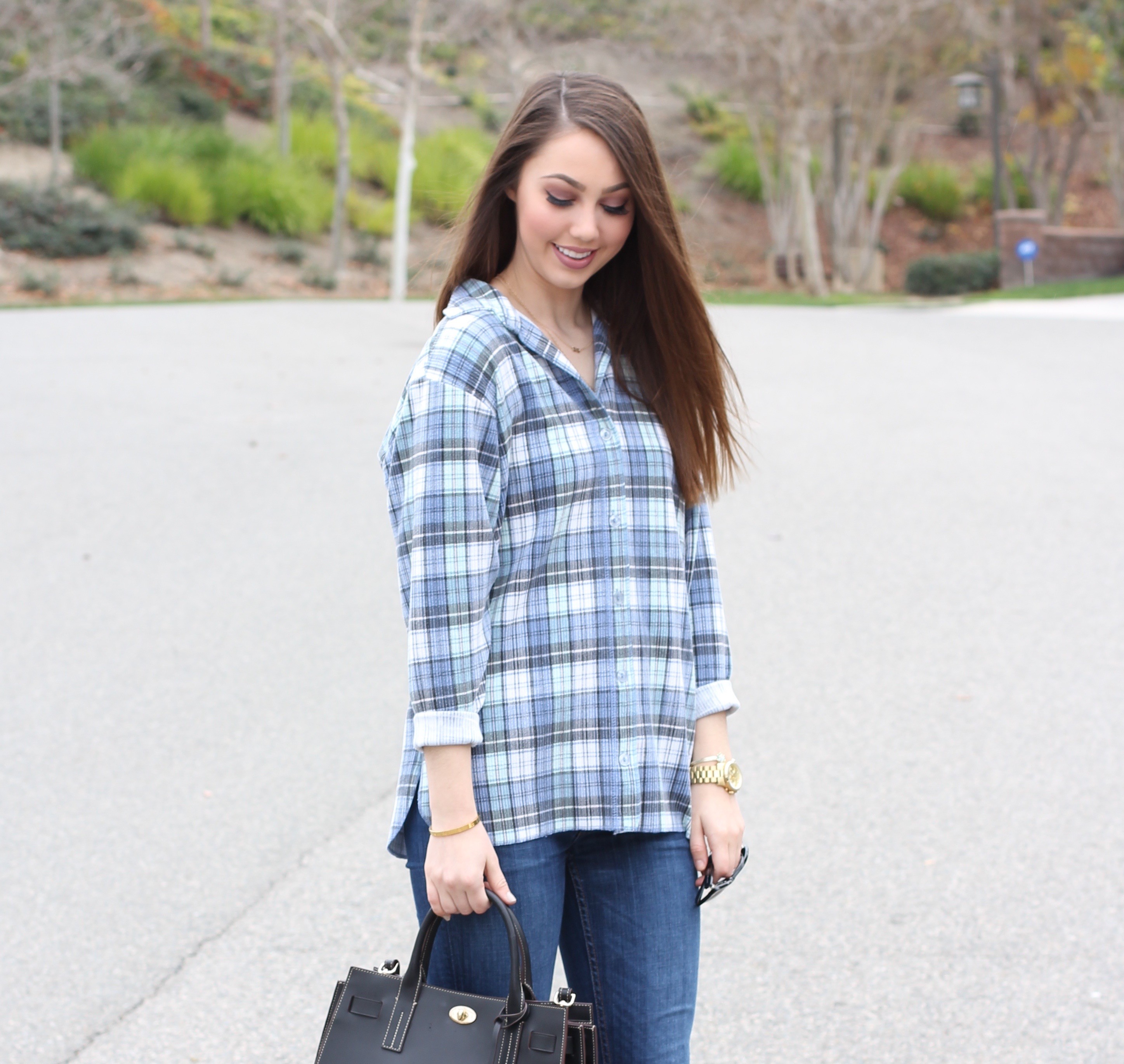 how to style an oversized flannel