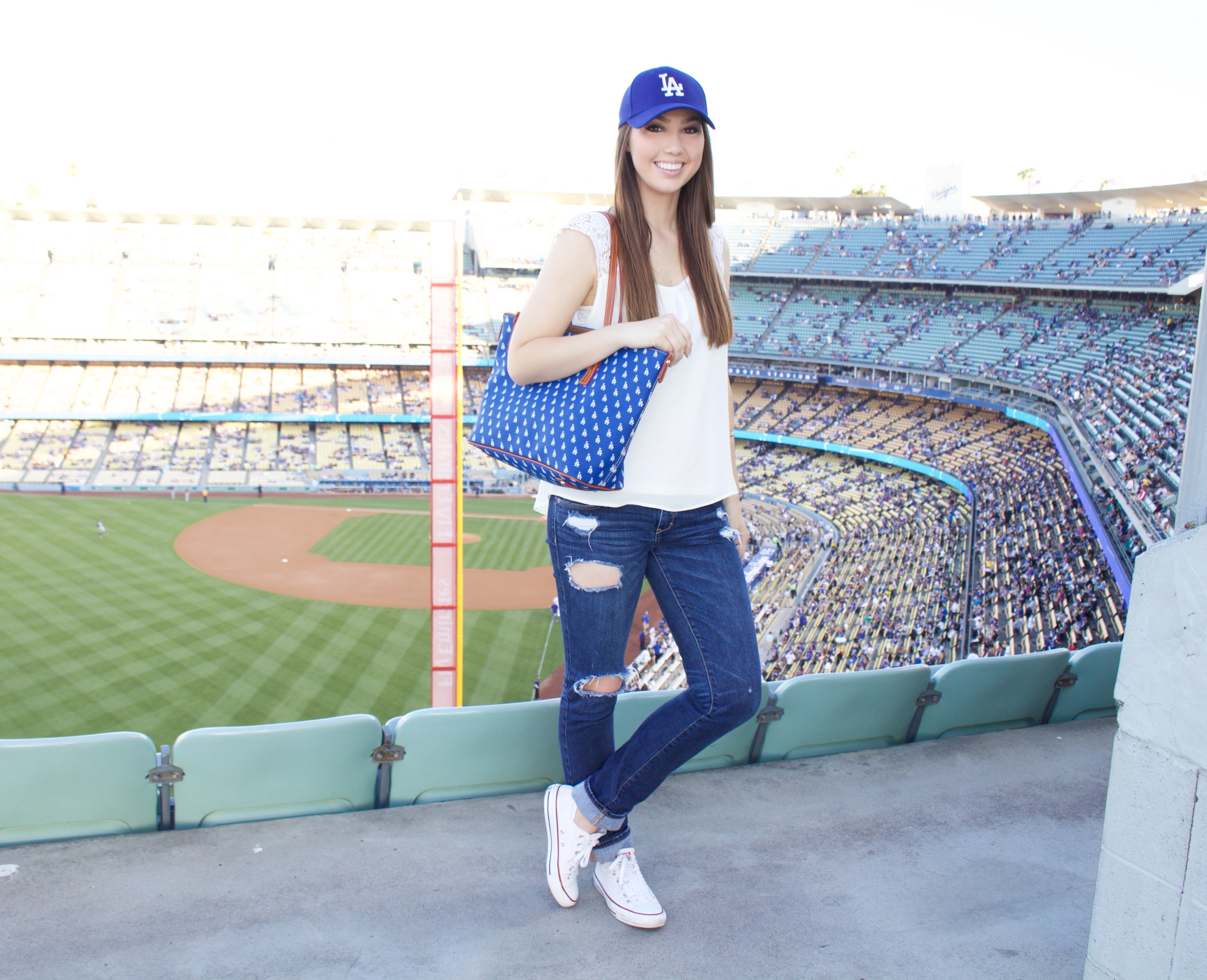 Dooney & Bourke Dodgers (MLB) bag + outfit