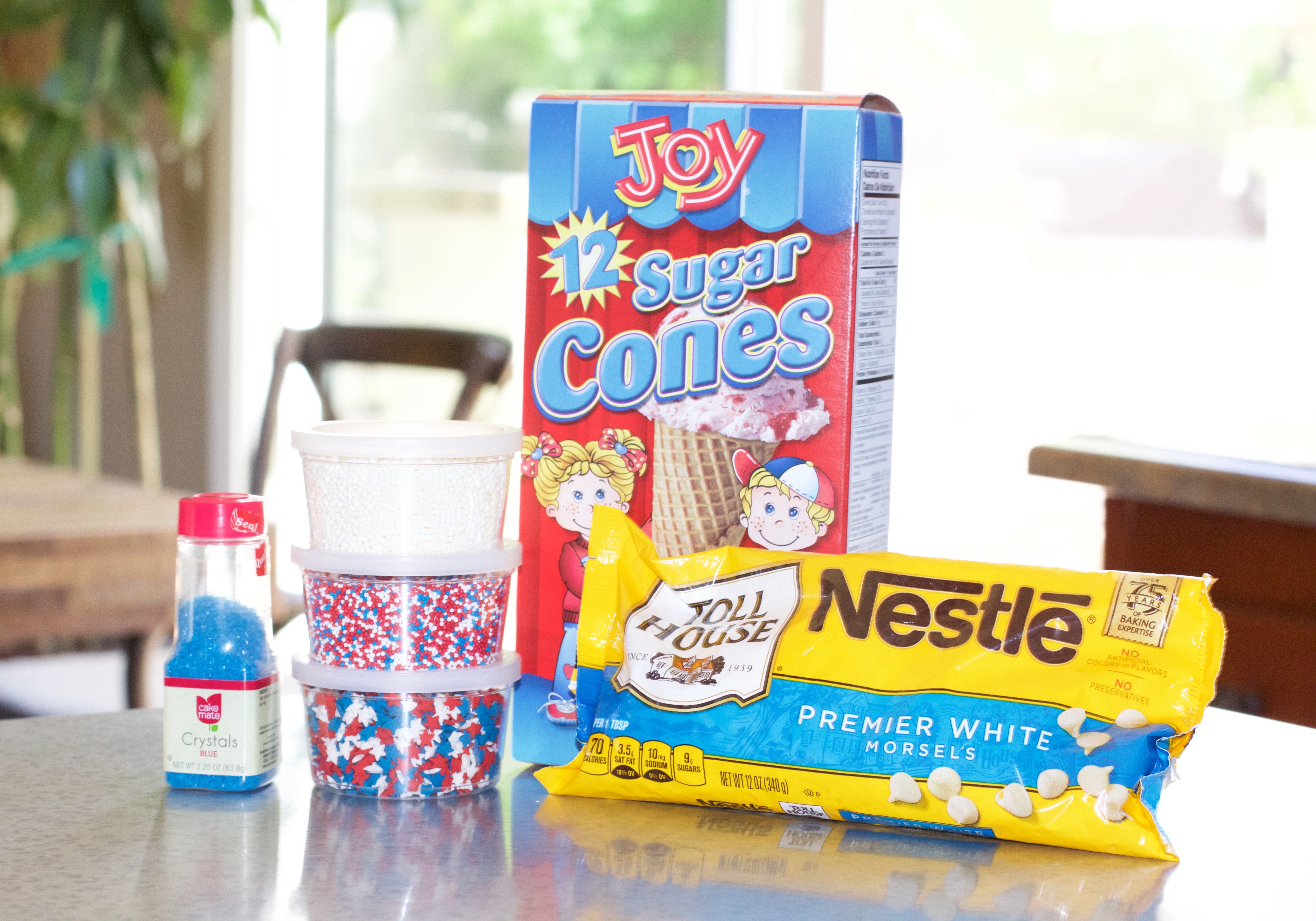 4th of july treat - ice cream cones