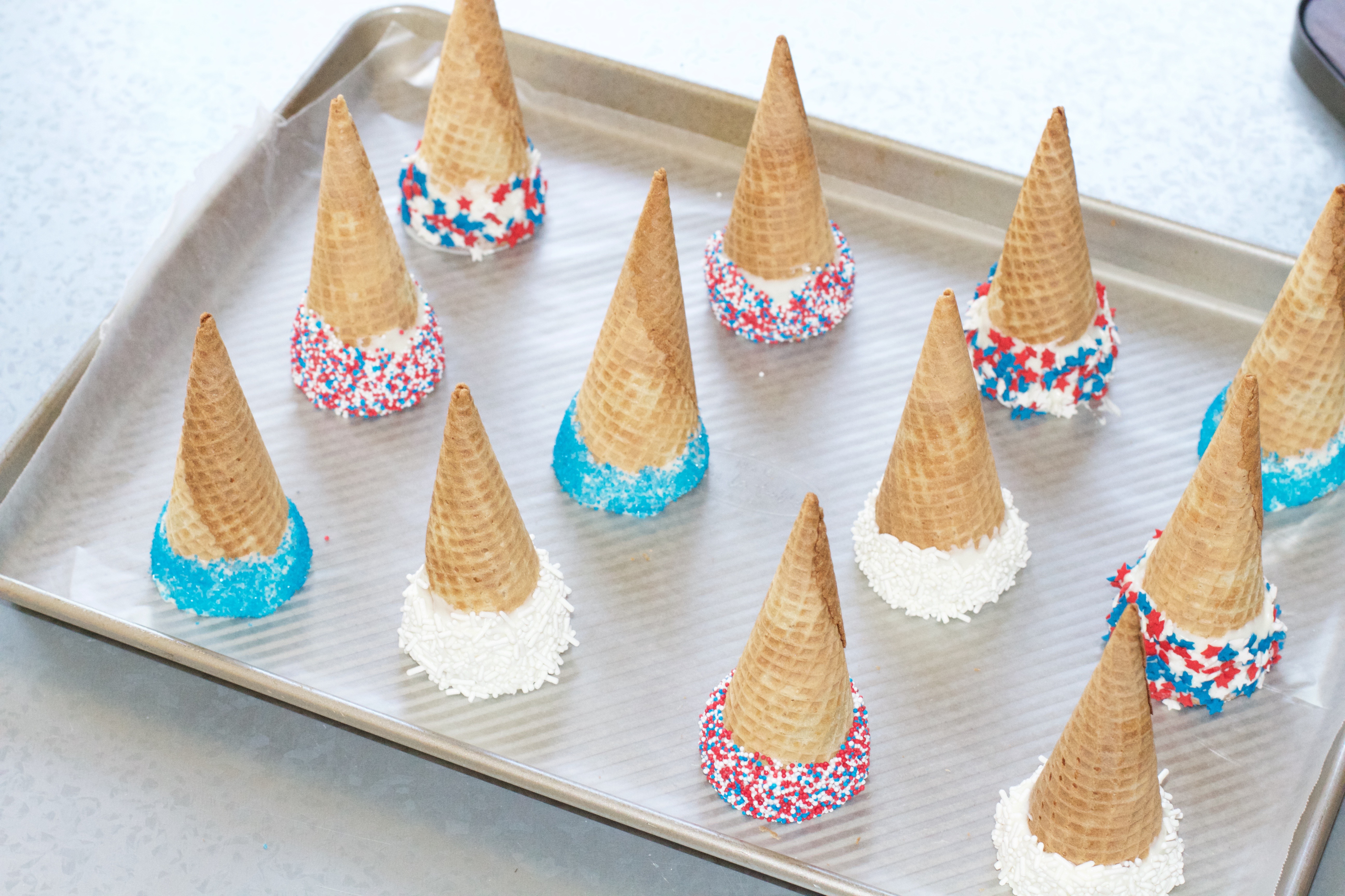 4th of july treat - ice cream cones