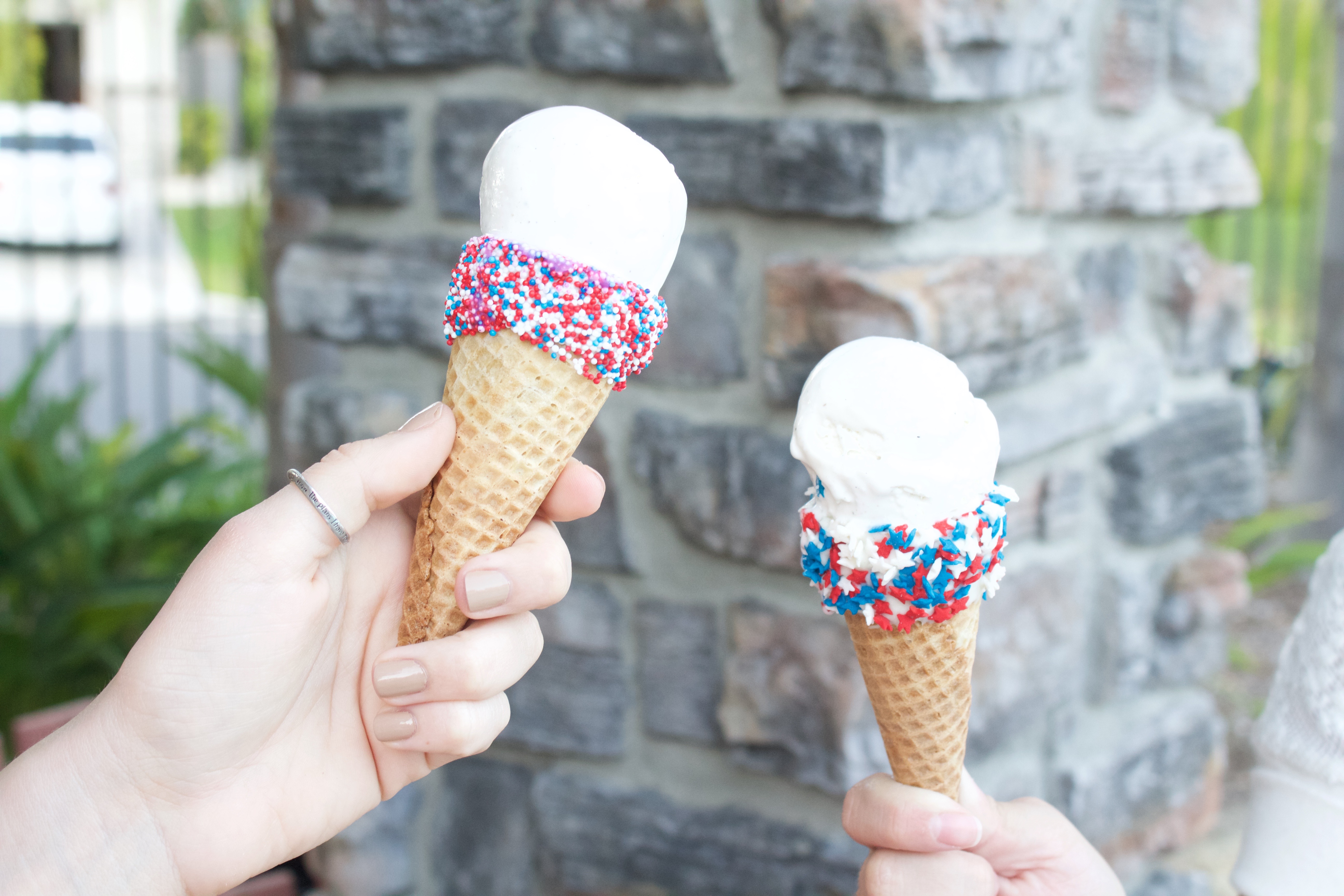 4th of july treat - ice cream cones