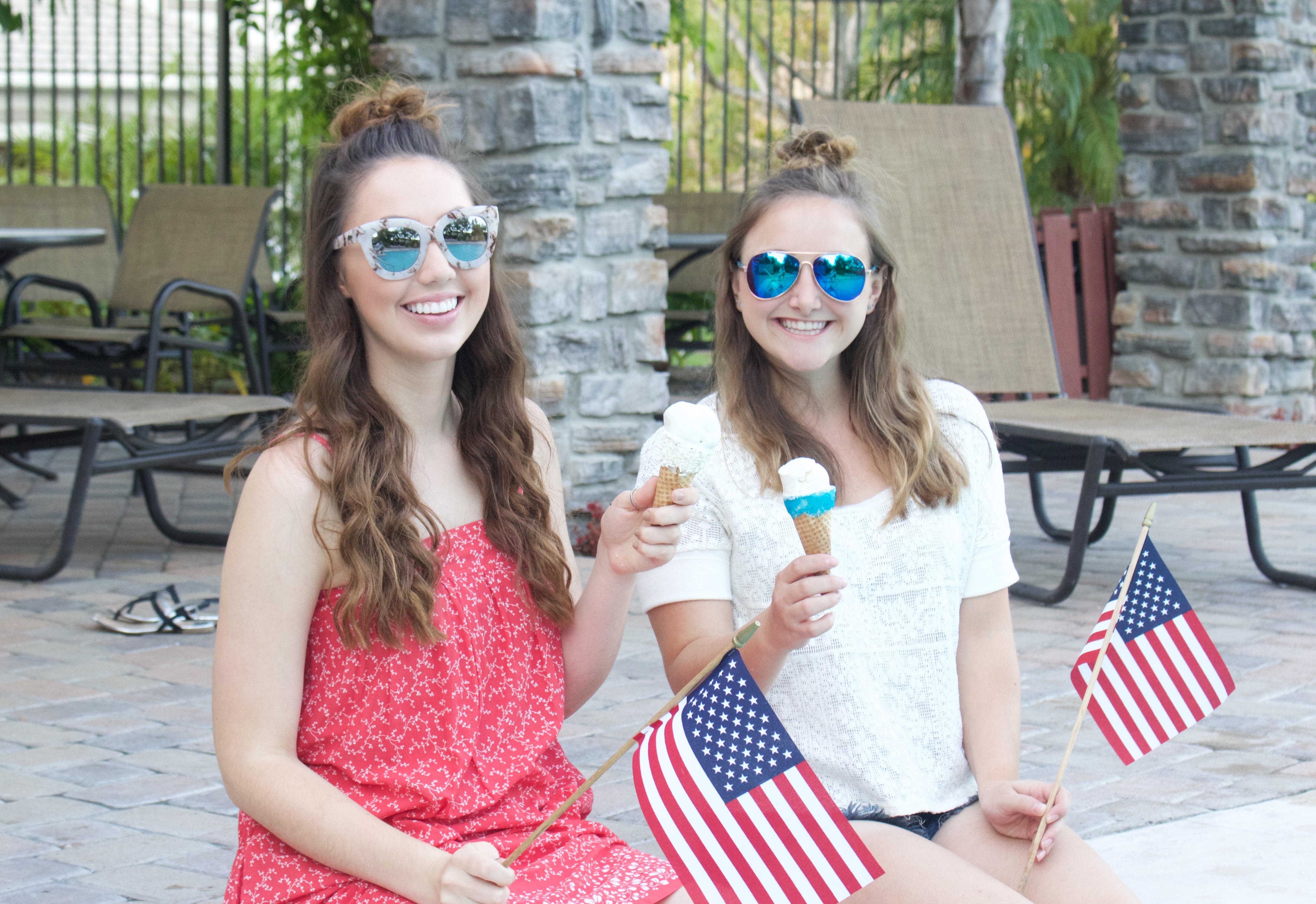 4th of july treat - ice cream cones