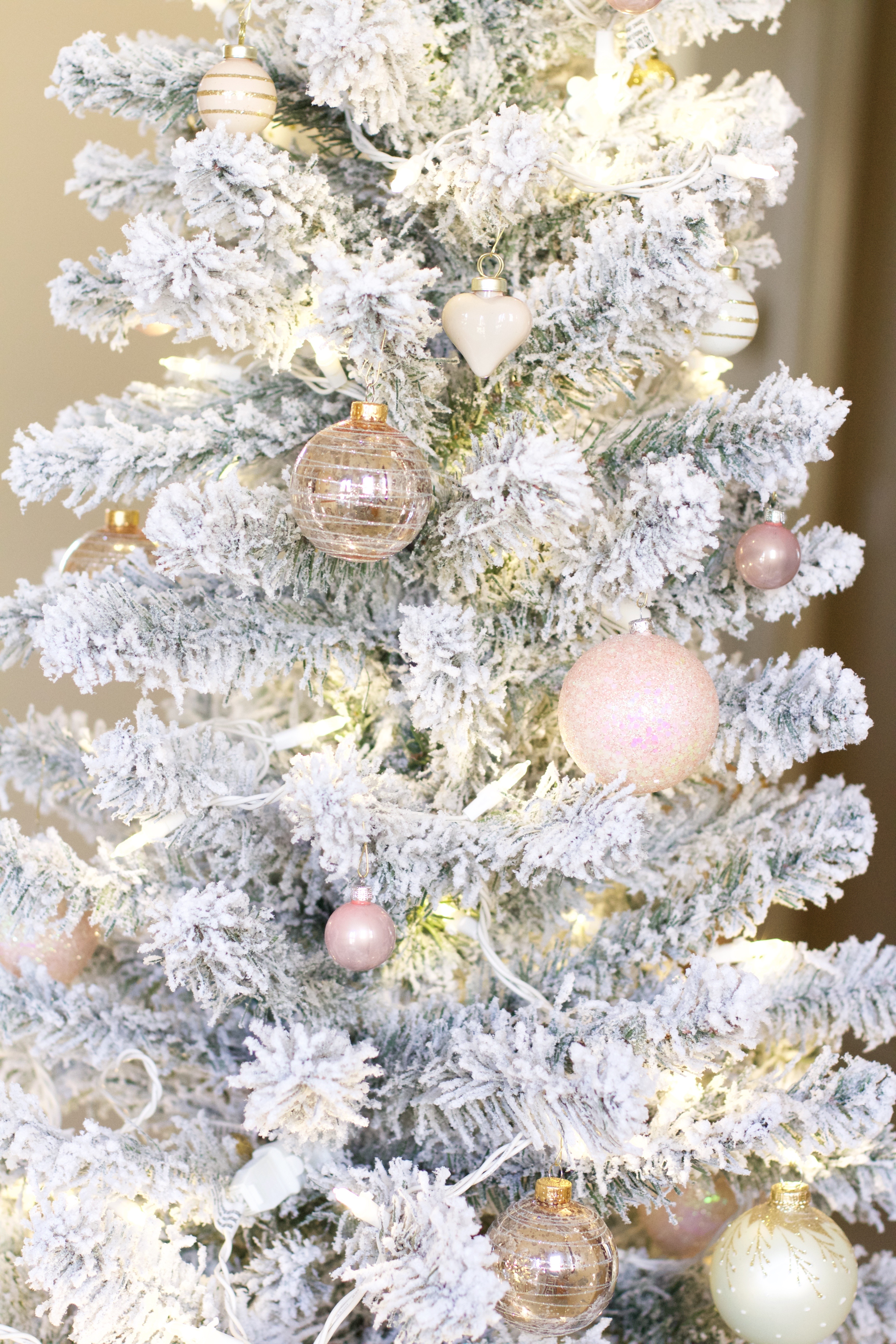 flocked christmas tree decorating ideas