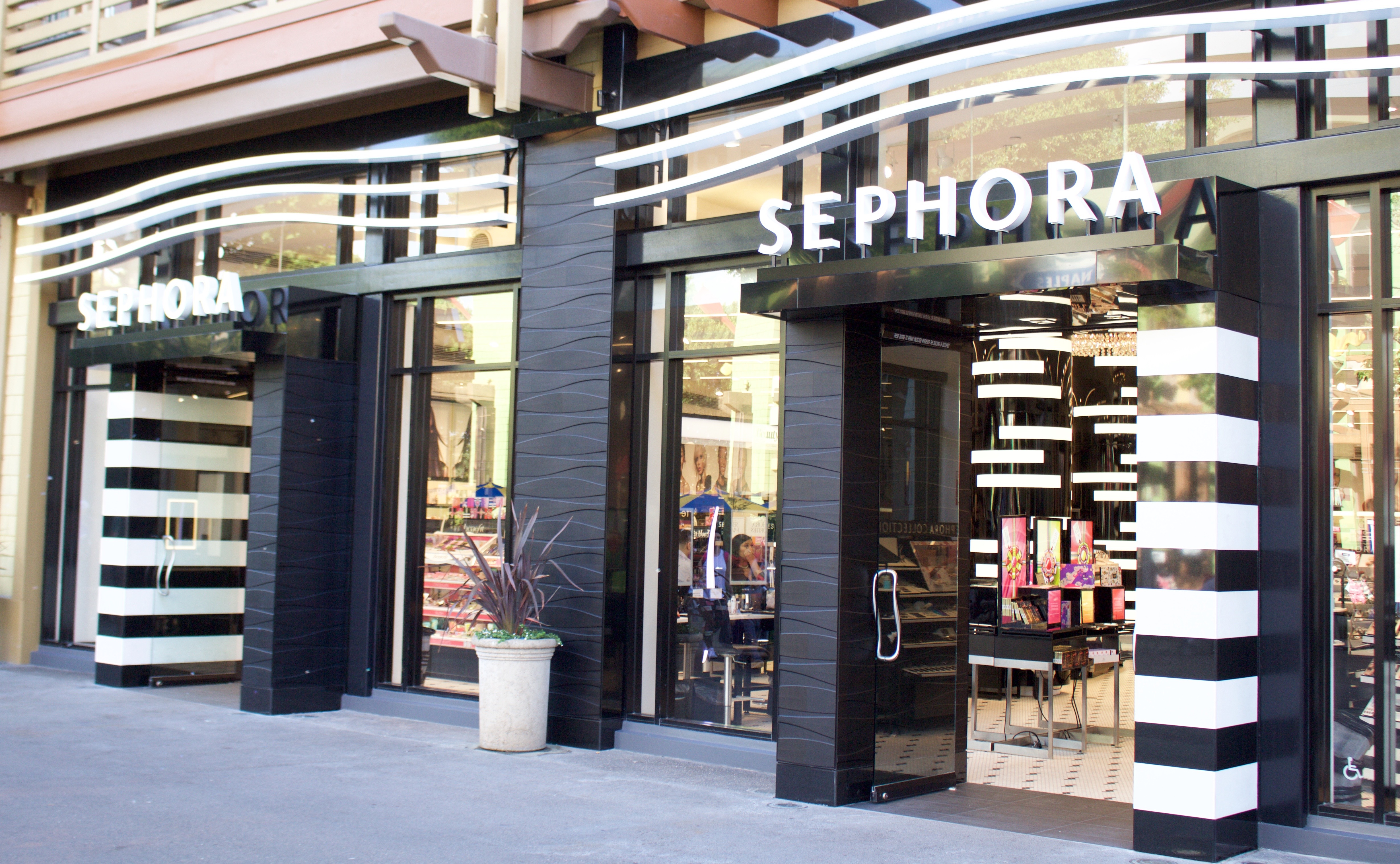 sephora downtown disney