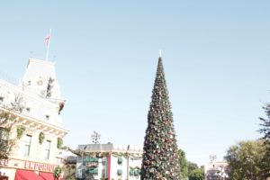 disneyland christmas tree