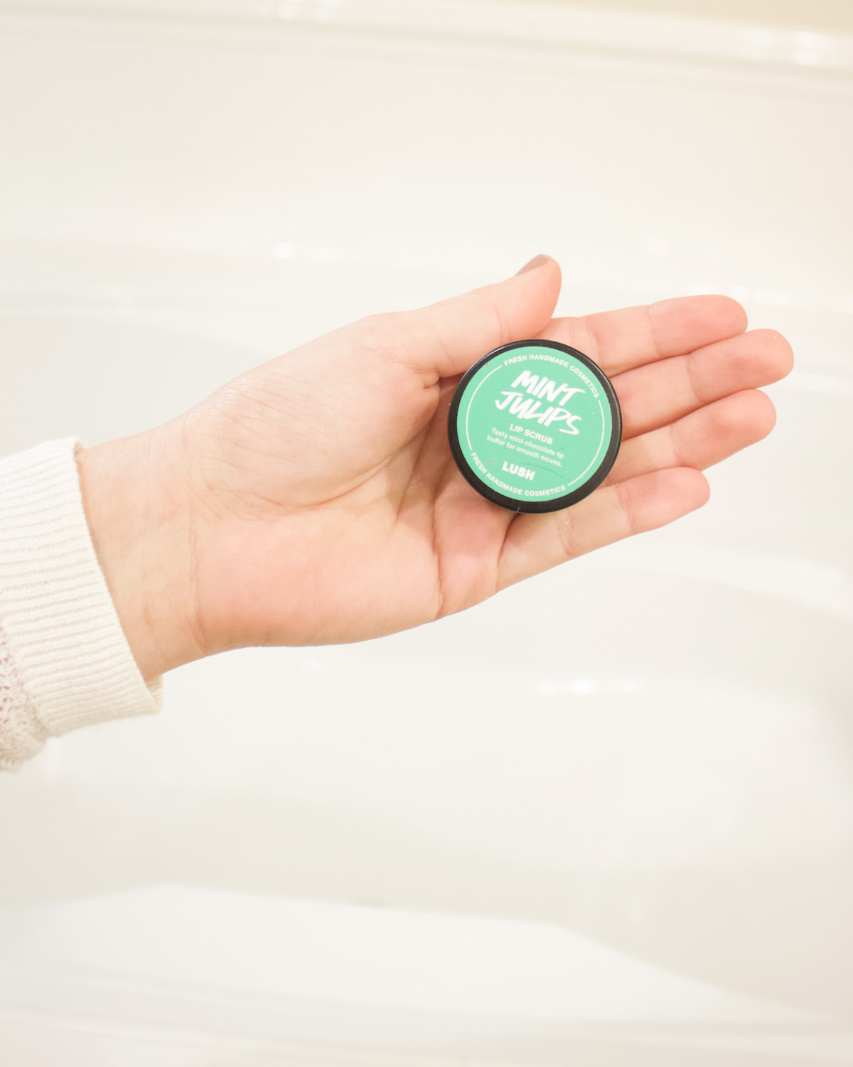 lush mint julips lip scrub review