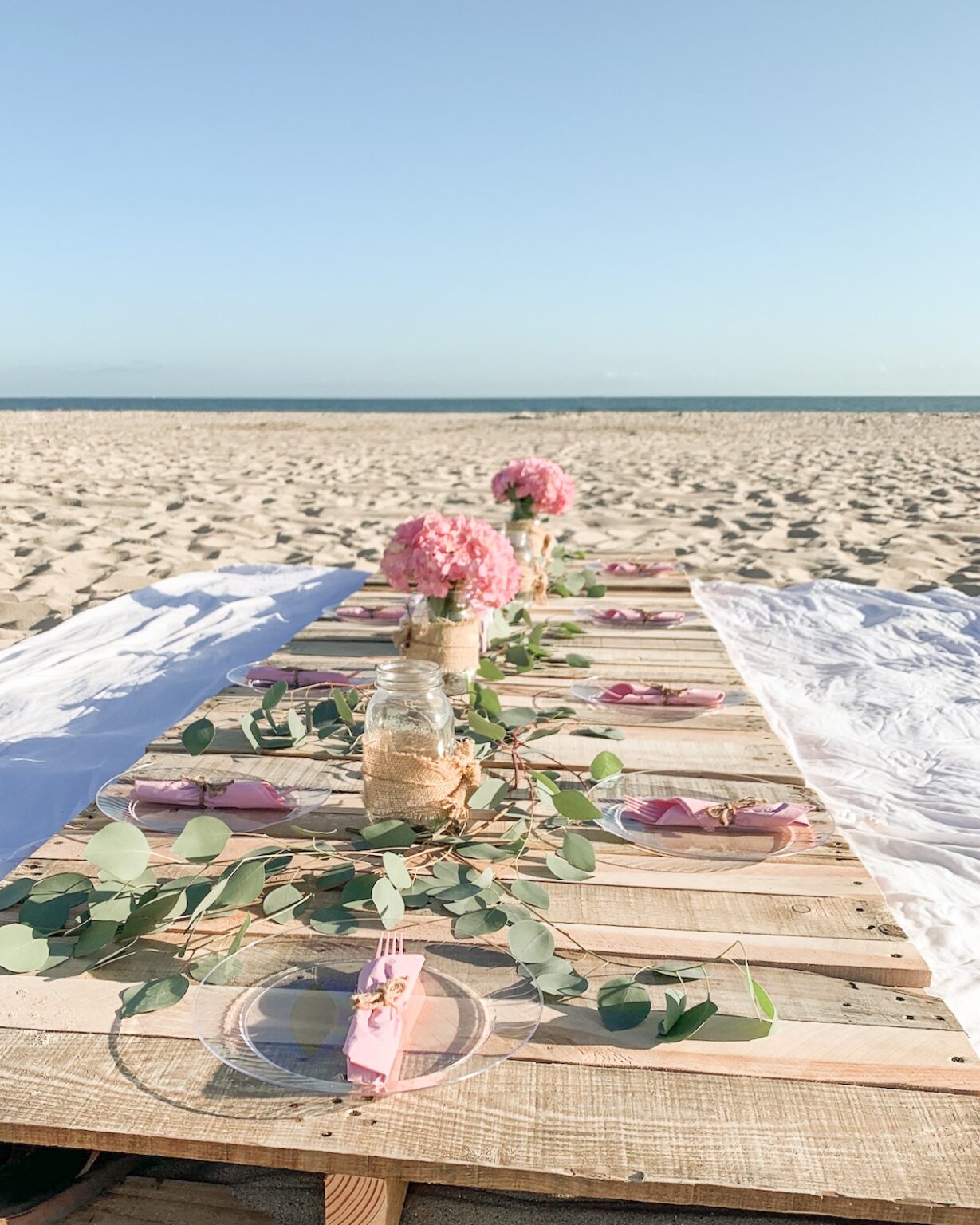 how-to-plan-a-birthday-beach-dinner-party-my-styled-life