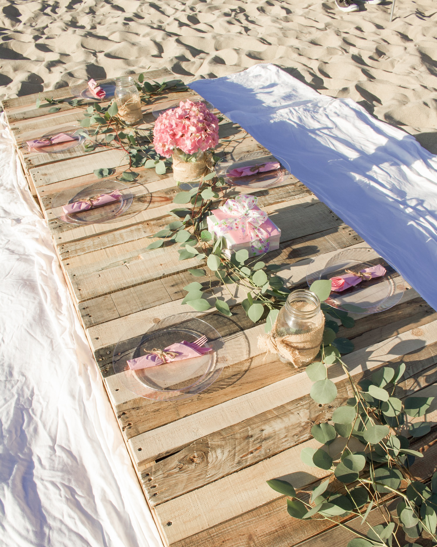 wood pallet table beach