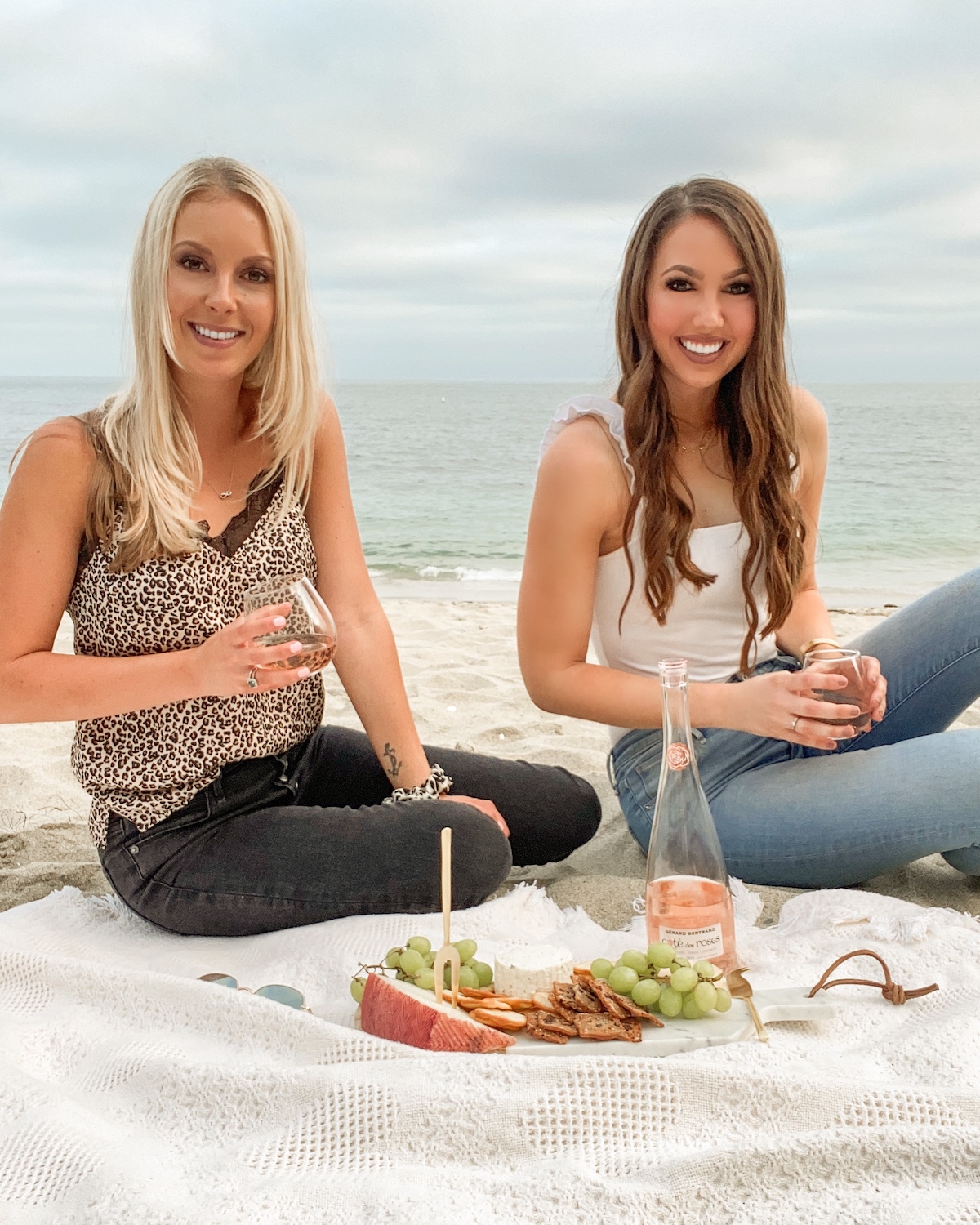 how to plan a girl's night beach picnic
